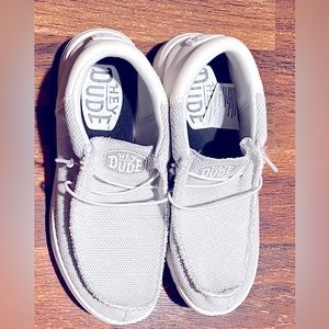 Hey Dudes kids size 5/women’s size 7
